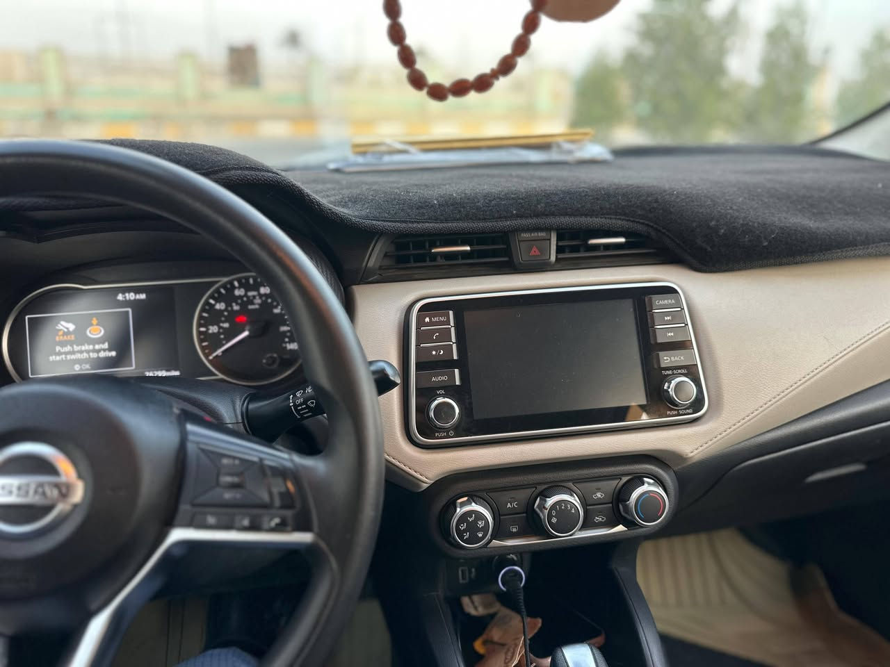 نيسان فيرسا موديل 21 انبار معقوقين باقي 4 اشهر تصير حره وكاله عامه سياره كير محرك جديده وارد امريكي حادث بسيط داعميه وخشم بنيد نفسه باردمحرك 1600 فول مواصفات عدا الفتحه السعر ب110 وبي مجال حك الجيه مكان الانبار الخالديه رقم الهاتف*********** يرهم مراوس
