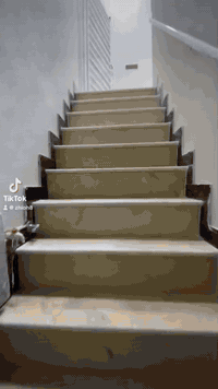 ‏سلام عليكم بيت الإسكان الصناعي مساحة 100 متر بيت وشقة السعر 155 وبس مجال ***********
