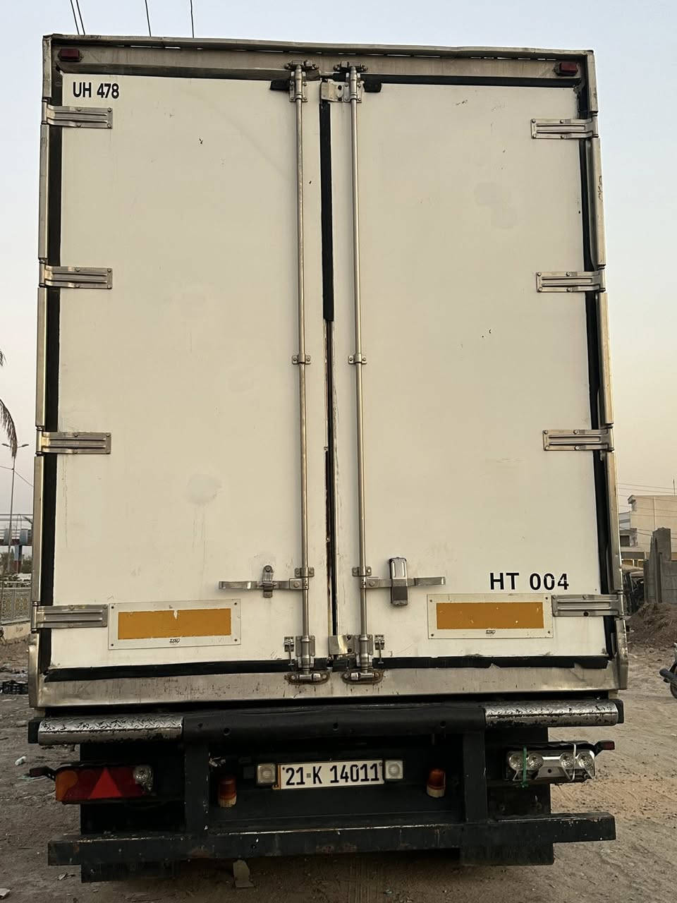 سلام عليكم 
براد المبرت 
براد استندر 
اربع محاور 
جهاز سمكس شاشه 
غاز 134
بي نفخه واكفه وسعره مناسب تخم تاير مكان بغداد المحموديه 
***********
