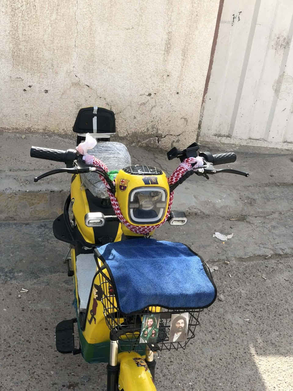 السلام عليكم
دراجه شحن للبيع 

دراجه نضيفه بمعنه الكلمه ١٠٠٪

اربع بطاريات 3سرع وياه الشاحنه الاصليه 

كلشي شغال لايتات+ شاشه+ اشاير 

سرعته 70 حجم 14

السعر 300قفل قفل 🔒🔒

العنوان: بغداد البياع تقاطع درويش اي استفسار خاص ♥


**إذا كنت صاحب هذا الإعلان وتريد حذفه لأي سبب، رجاءا أرسل رسالة إلى الدعم الفني**