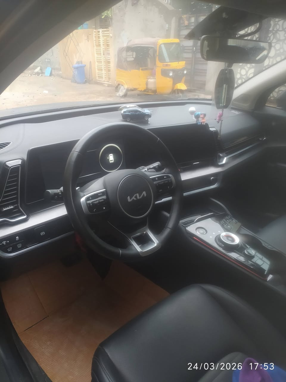 ✨🦅كيا سبورتج  هايبر  برستيج 🦅✨
حجم لارج اعلى مواصفات بالسبورتج 1/1 
 موديل2025  مرقم شمالي بسمي الانكليزي الدولي تحويل مباشر 
اللون نفطي مات  داخل اسود 
وارد امريكي بدون ايرباك جاملغ امامي امبدل جاملغ خلفي أمعمر 
بدون دواخل الباقي كفاله عامة  سعرها ✨230✨ وبيها مجال للشراي مكان السيارة 📍 بغداد 
 للتواصل والاستفسار 
☎️***********

مواصفاتها :-السيارة ماشية 19 فقط 
🍁محرك  هايبرد +بنزين 
🍁كير 8 نمر 
🍁 بانوراما
🍁بصمة : تشغيل - ابواب - صندوق
🍁صندوق كهرباء
🍁شاشة كبيرة على طول  الدشبول تدعم  ابل كاربلاي واندرويد اوتو وفول تحكمات
🍁كيجات الكترونية متغيرة حسب الوضعيات
🍁انظمة القيادة : سبورت - سمارت - نورمال
🍁كشنات كهرباء فول 
🍁كراسي كهرباء فول تحكم مع كشن امامي خزن ميموري متحرك عند النزول اوتماتيك
🍁اضواء ترحيب عند الاقتراب مع ترحيب داخلي عند الصعود او المغادرة
🍁شحن وايرليس
🍁منافذ تايب سي عدد 3 مع 2 في الكشنات ومنفذ يو اس بي ومنفذ جداحة
🍁 هاند بريك بصمة
🍁اوتو هولد
🍁5 كاميرات 360 مع بالاشارات الجانبية مع وضعيات مختلفة للكاميرات
🍁 فول رادارات امامية وخلفية وجانبية نقطة عمياء وحساسات امامية مو ذاتية ذكية
🍁نقطة عمياء
🍁كروز سرعة
🍁 تدفئة كشنات + تبريد 
🍁سستم صوت 
🍁خزن كشن سائق ميموري 
🍁ويل كب حجم 19 وحساس اطار         
🍁اشاير بالمري
🍁تشغيل عن بعد
🍁شاشة لمس متغيرة لتحكم  او لتبريد
🍁ستيرن فول تحكمات مع تدفئة استيرن 
🍁 تتحكم بلسيارة بلبصمة اتقدم وترجع
