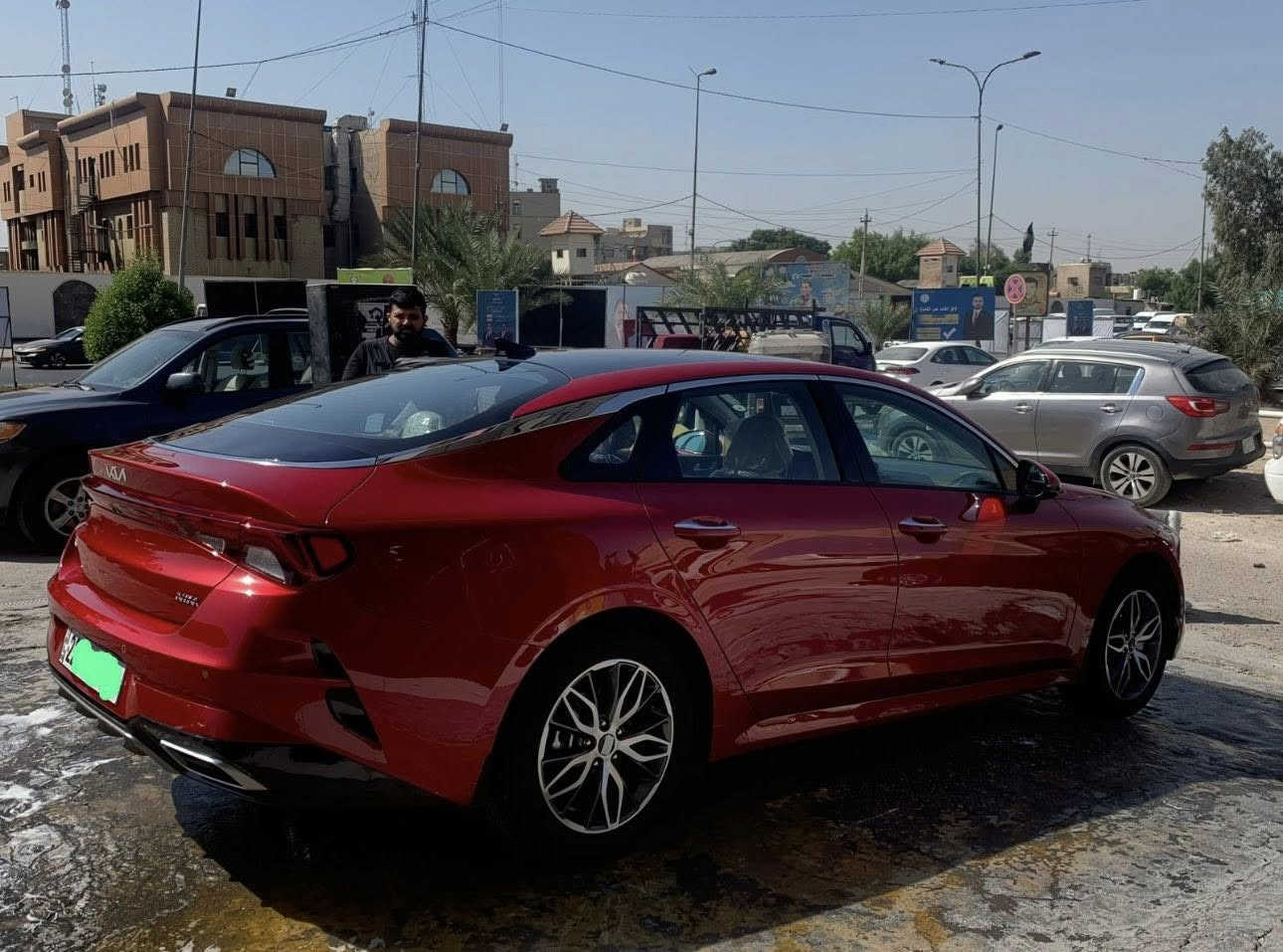 السلام عليكم
للبيع كيا K5 2023 
مغلفة ppf جديد ضمان كل 6 اشهر
الممشى 75 ألف كم
خليجي وكالة NIM / كفالة عامة
حالة ممتازة جداً بيها فقط طخه بسيطه اقل الشبر بالبنيد

المواصفات:
محرك 2000 دوش 
كير أوتوماتيك
كاميرا خلفية
حساسات أمامي وخلفي
شاشة + Apple CarPlay
بانوراما
قطعتين تبريد 
تشغيل عن بعد 
بصمه 
مري شفط 
اشاير بالمري  
الكشنات الاماميه تدفئه 

السعر :  195 وبيها مجال بسيط

للاستفسار  ***********
