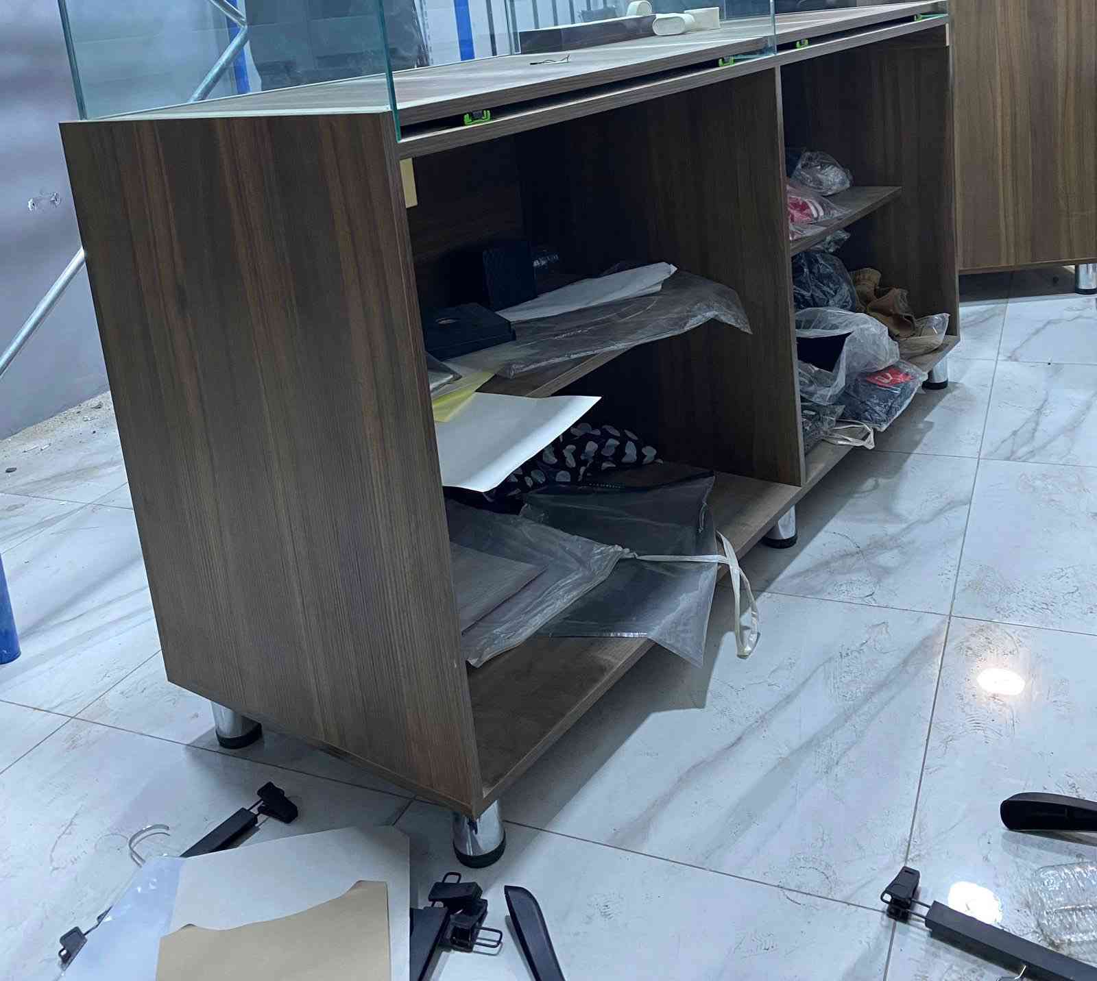 فاترينات عدد 2 فوول وثكيلات مع جام بماده 
العنوان بغداد الوشاش ***********
