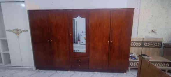 كنتور صاج 5 ابواب طول 3امتار والعمق 60 والارتفاع مترين شغل درجة اولي تكمة شغل القديم نضافة جيدة كما موضح بالصورة ضهر الكنتور 6ملم للبيع بالشرط السعر 185 *********** 
سايدين دوميز الجمعية مقابيل ملعب دوميز قرب اق صو مول كركوك
