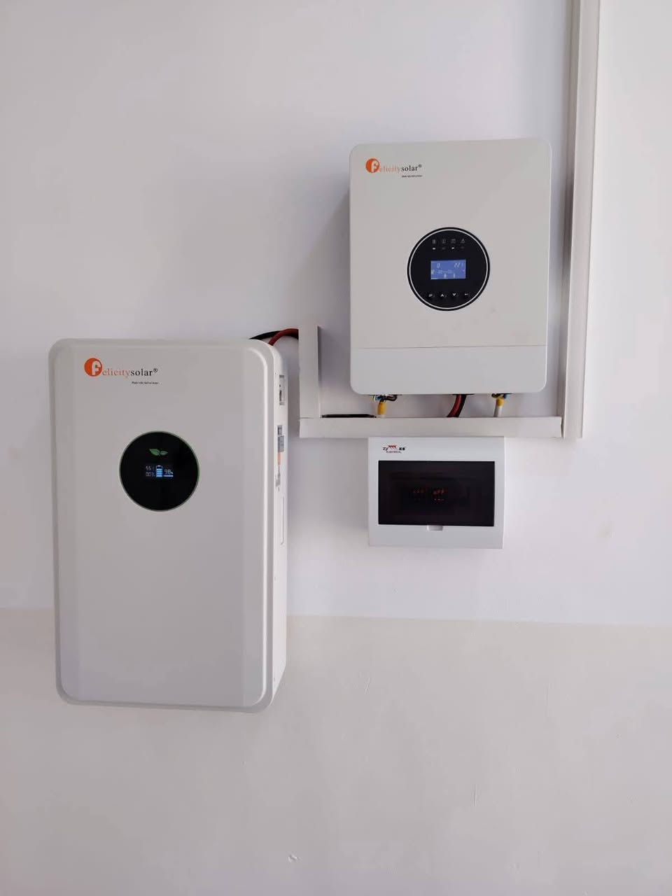 يتوفر منضومات طاقه شمسيه بسعار تنافسية متوفر نضام النقد والقسط المريح للستفسار ***********
