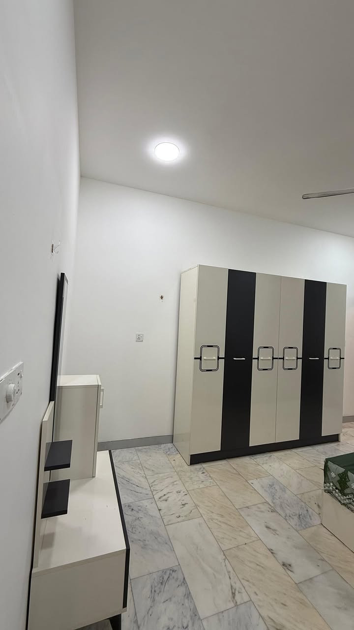🏡 شقة مؤثثة للإيجار – المنصور / حي دراغ
 تحتوي على 2 غرف نوم صالة مطبخ حمام 

📍 موقع هادئ ومميز
📞 للاستفسار: ***********
🏢 مكتب أمير علي للعقار – المنصور / حي دراغ

#المنصور #حي_دراغ #شقة_للإيجار #شقة_مؤثثة #عقارات_بغداد #مكتب_أمير_علي_للعقار
