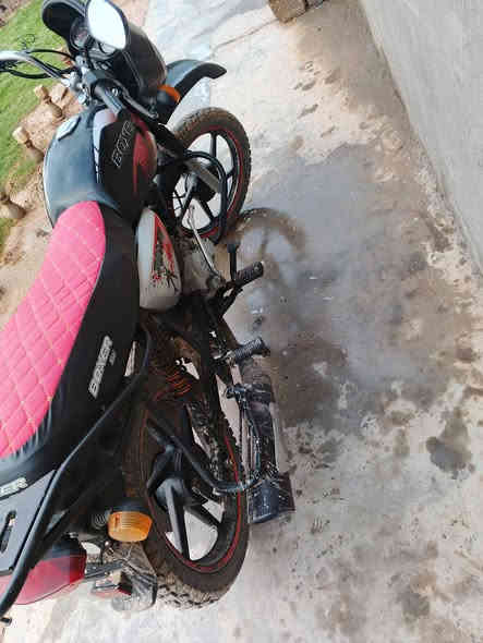 بوكسر موديل 20 كلك كلك مجفتة جديد بعدهة عل سحك كفالة عامة اي نقص ابيهة السعر 600  ديالى ناحية العضيم. او مراوس حسب القناعة. الرقم ***********
