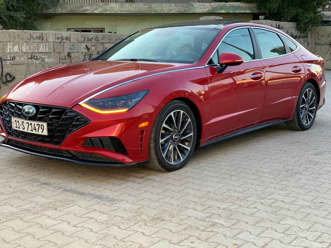 سوناتا  2020 لمتد      السعر (163)$ بيها مجال
فول مواصفات اعلى فئه
لون احمر مميز جدا
داخل مشمي فاتح 
رقم بغداد ب اسمي شخصيا
 بيع او مراوس
مواصفاتها :

1 .نظام رؤية محيطية 360  مكون من 4 كاميرات .

2.نظام كاميرات تعمل مع الاشارة تضهر شاشة عداد السرعه 

3.نظام نقط عمياء و تنبية 

4.نضام توقف تلقائي عند الرجوع

5.شحن هاتف لاسلكي

6.نظام المفتاح الذكي ( السياره تتقدم و ترجع بالسويج )  والتشغيل عن بعد

7.نظام اوتو بارك ( السياره تطبگ وحدها ) 

 8.شاشة كبيرة قياس 10.3 لمس  وشاشة العداد 12.3 انش

9.نظام قيادة  شبه ذاتية

10.داتا شو يعرض على الجامة الامامية  السرعة وجميع الرادارات 

11.نظام تفادي الاصطدامات الأمامية من خلال رصد المشاة .

12.نظام الخروج الآمن عند فتح أبواب السيارة من ترصد 

13.نظام المحافظة على المسار مع توجيه اوتوماتيكي حتى سرعة 145 كم/س .

14.بصمه تشغيل و ابواب 

15.مقاعد امامية تدفاء  و تبريد و خزن ميموري

16.مقاعد اماميه كهرباء

17.حساسات امامية وخلفية  

18.نظام ازالة الضباب و المطر تلقائي عن الزجاج الامامي

19.بانوراما 

‏ 20.LED اضاءة داخليه +اضاءة خارجية زنونLED 

21.تبريد قطعتين امامي خلفي 

22. السماعات (12 سماعة) Bose

“وبعد بيهه اهواي مواصفات ما ذاكرهه

السياره حادثها مثل ماوضح بل سونار بيها قطعتين من اميركا وهنا بيها جتاف وقطعه خلفيه بسبب الجراد بدون ضربه

ماشية88 
 
محرك ١٦٠٠ تيربو

رقم التلفون ***********

مكان بغداد الجديده جبار ابو الشربت
