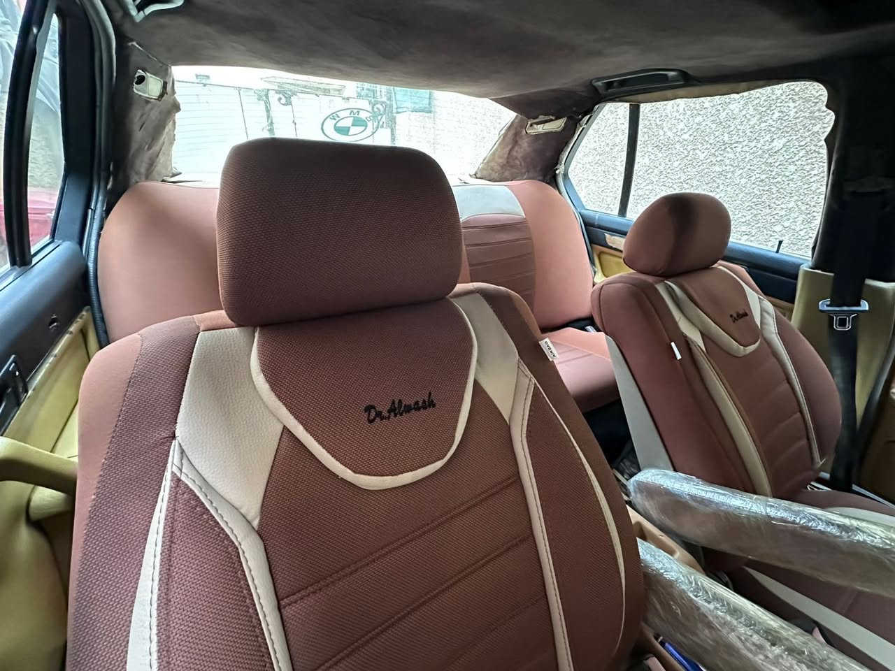 السلام عليكم 
740 موديل 1993
تبريد شغال
دبل جام
بجم عريض 
السعر 49 بي مجال 
مكان السيارة الدورة 
***********
