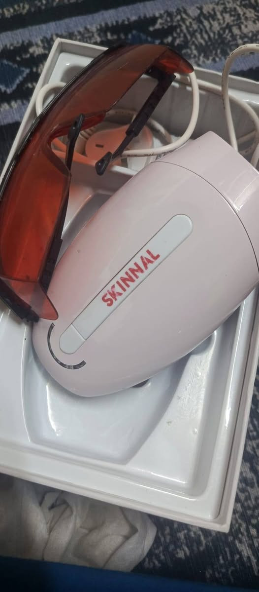 سلام عليكم جهاز ليزر  للبيع
من شركه  SkINNAL سكنل 
اصلي من الشركه 
ملحقاته كاملة النضارات لحمايه العين 
شاحنه اصليه و كارتونيه جهاز 
استعمال قليل جداً 
السعر 195 وبي مجال 
الاستفسار  واتساب فقط ***********
