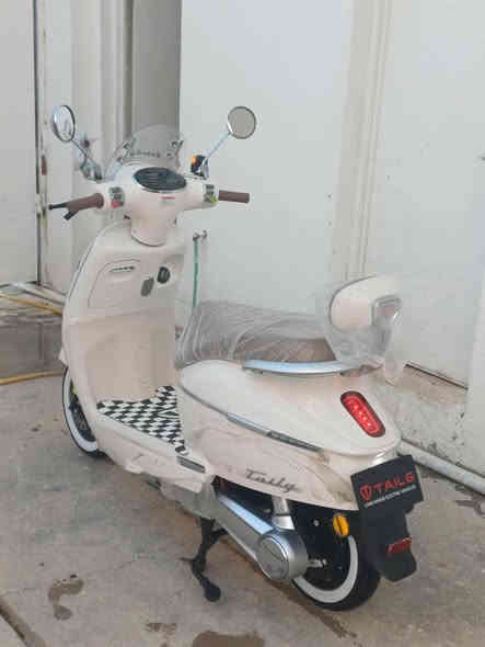 مرحبا شباب دراجة شحن جديدة جدن 6بطاريات 60كيلو تمشي ملف 1500 مكفولة من كلشي بعدهي بل كرتون مكفولة من الشخط  كلة شغال وعلى وضع الشركه العنوان نجف شارع المدينة السعر خاص تفصيل اكثر خاص ***********
