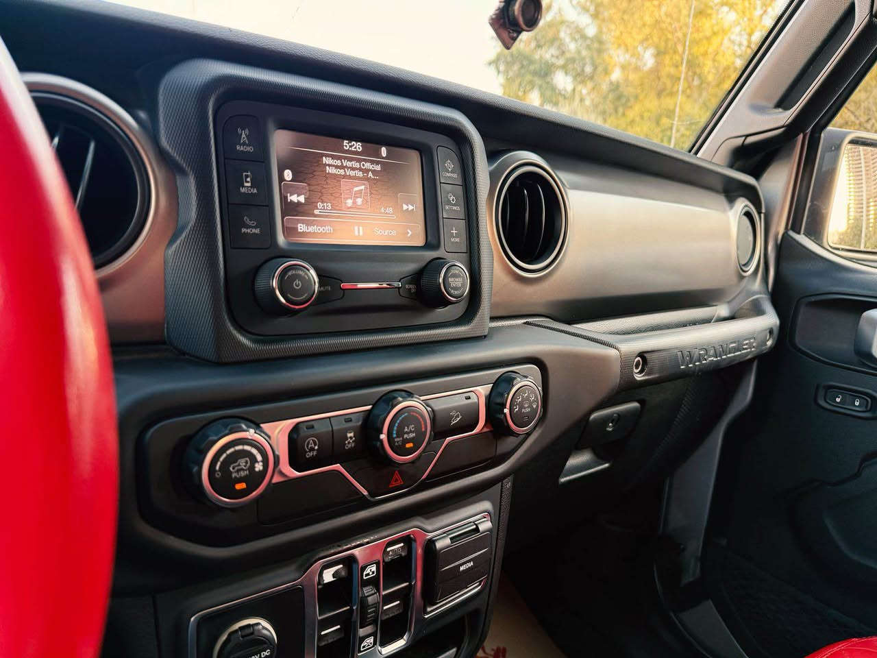 Jeep wrangler 
Model: 2019
Engine 2.0T 4cylinder
78,000 mile
Price: 22,800$
Tell: *********** دهوك, العراق
