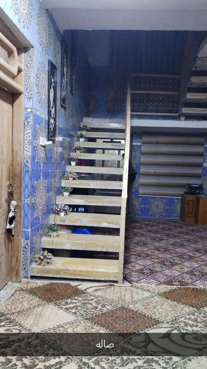 يالله..اللهم صل على محمد وآل محمد
الدار للبيع الموقع طريق المعارة قرب سيد جواد العناوي شارع الكافتيريا يبعد عن الشارع العام ٤٠متر المساحة ٢٣٥متر البناء طابوك  يحتوي على 
غرم نوم العدد ٣         ٤×٥
صالة      العدد ١          ٧×٥
استقبال العدد ١.          ٨×٥
مطبخ  العدد.   ١          ٥×٤
صحيات  العدد ٢ خارجية داخلية 
السقف عكادة بيت نظيف ومرتب طابو زراعي سند ٢٥ للإستفسار اكثر الاتصال على الأرقام التالية
 
***********  *********** او مراسلة الصفحه خاص
