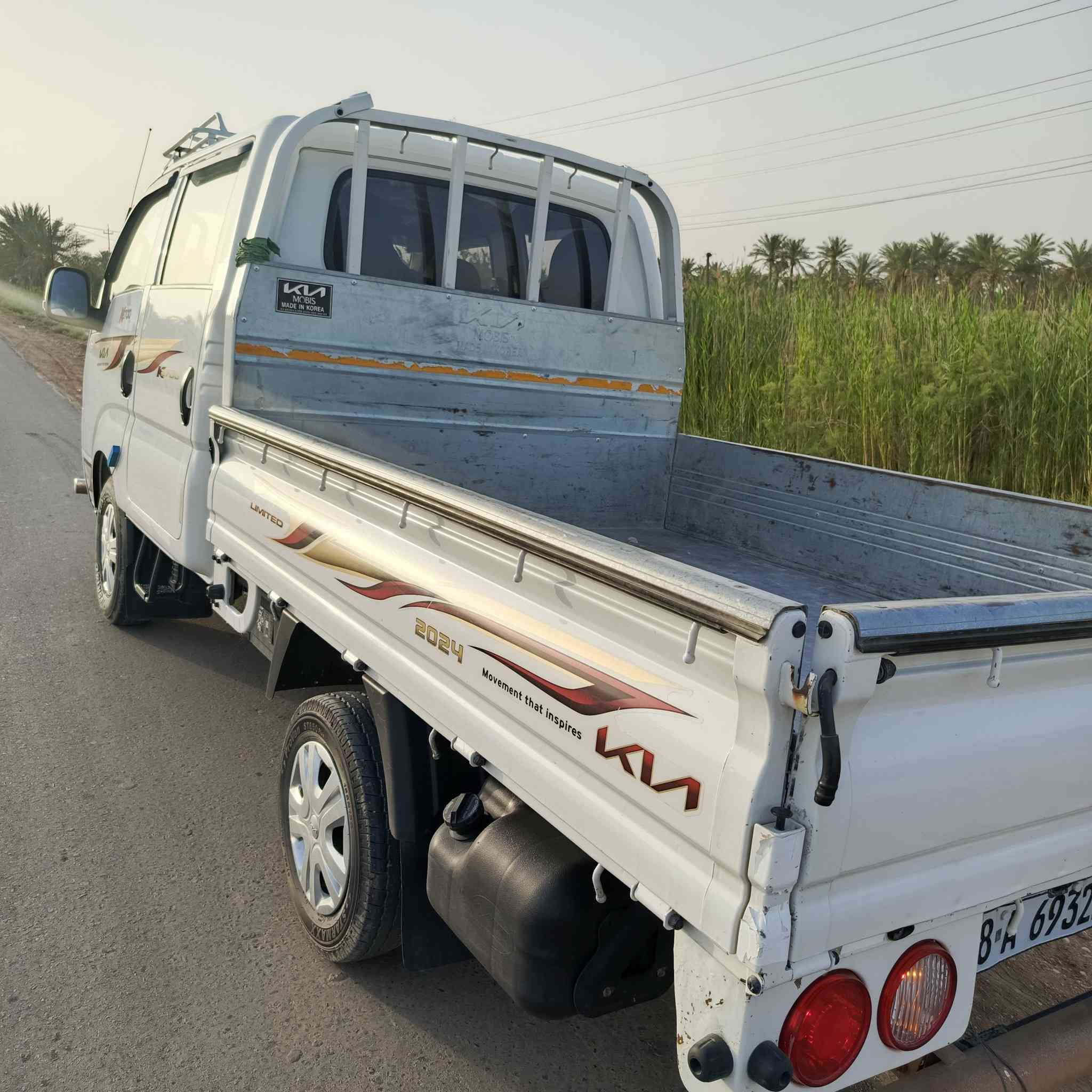 السلام عليكم 
كيه دبل قماره موديل 2024
رقم بابل بسمي كفالة عامه 
ماشيه 65 الف 
سعر 180 وبيه مجال بسيط
***********
