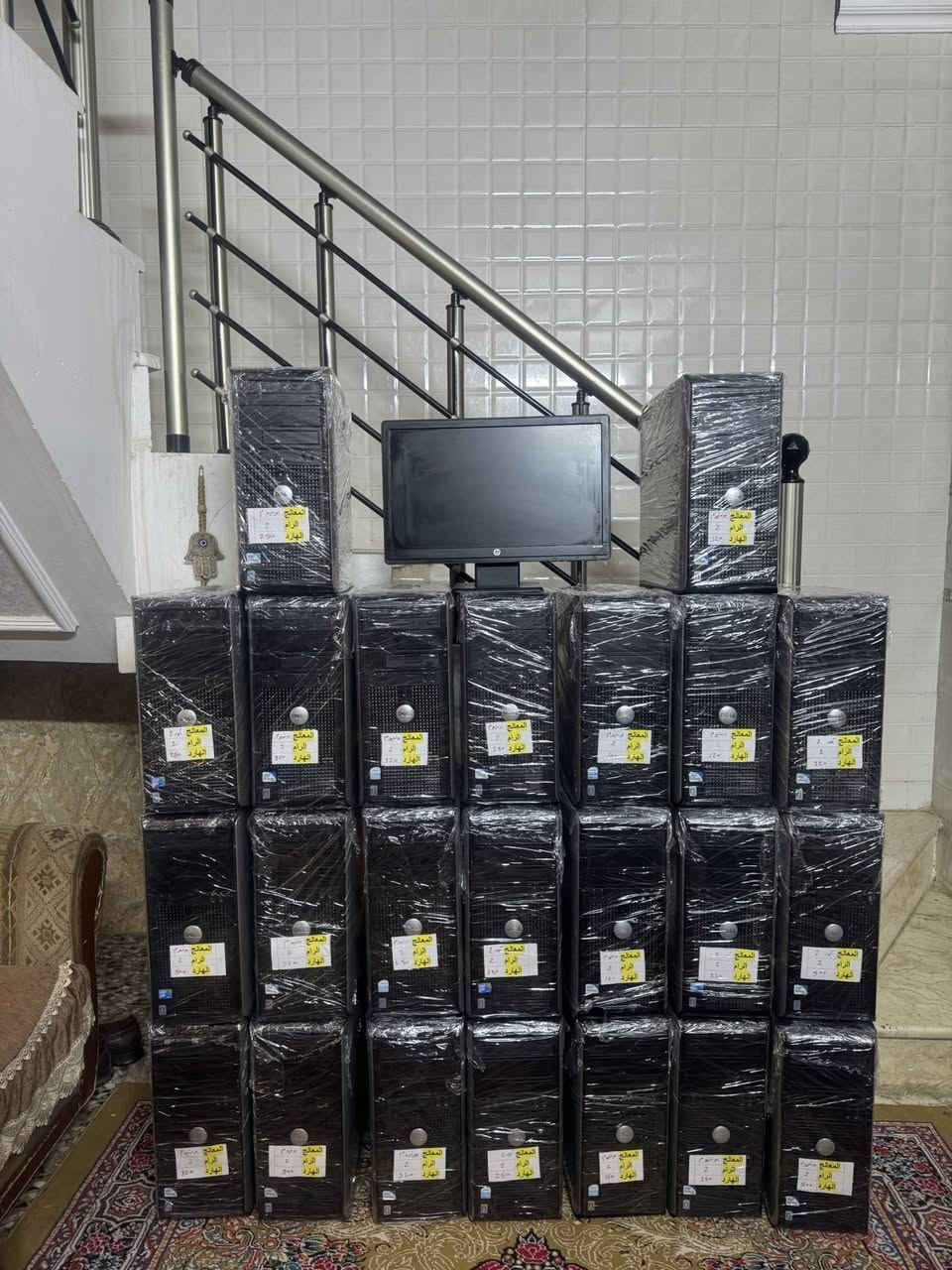 السلام عليكم ديسك توب
معالج كورتديو وبونتيوم تصفية 
هارد 500 كيكا عدد 4السعر 140
هارد 320 كيكا عدد9السعر 130
هارد 250 كيكا عدد 7السعر120
هارد 160 كيكا عدد3 السعر 100
المجموع 23 قطعة

الكمبيوتر كامل وشغال +شاشة hpحجم 19+كيبورد وماوس +منصب ويندوز 7+برامج +العاب 

شرط التشغيل والضمان ونظافة 100‎%‎ 
اذا بيع قطع موجود السعر 
اما اذا البيع شلعة وحدة لايختلف السعر 
***********
