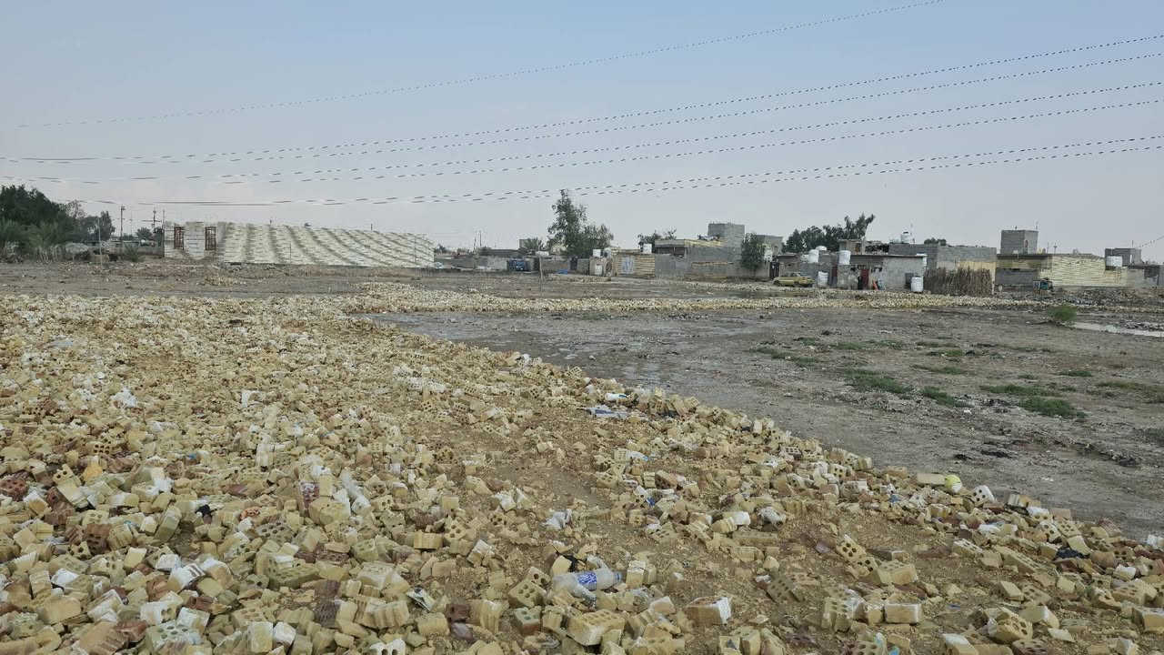 سلام عليكم عدنه قطع للبيع زراعي الدوانم خلف مطعم الديوان ***********
