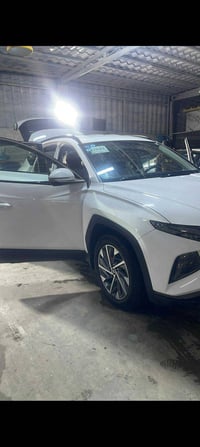 توسان خليجي • ٢٠٢٣ • ماشي ٦٤٠٠٠kms (٦٤٠٠٠)