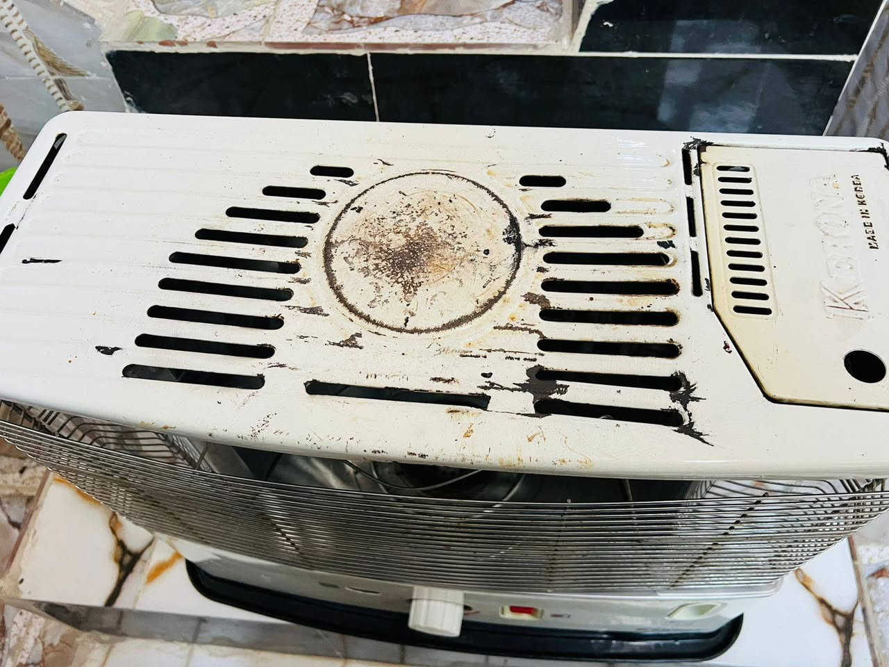 السلام عليكم  صوبه نظيفه شغاله وعالفحص  كوريه اصليه فتيله جديده للبيع ٧٥ ابوخستاوي شارع الغسل
***********
