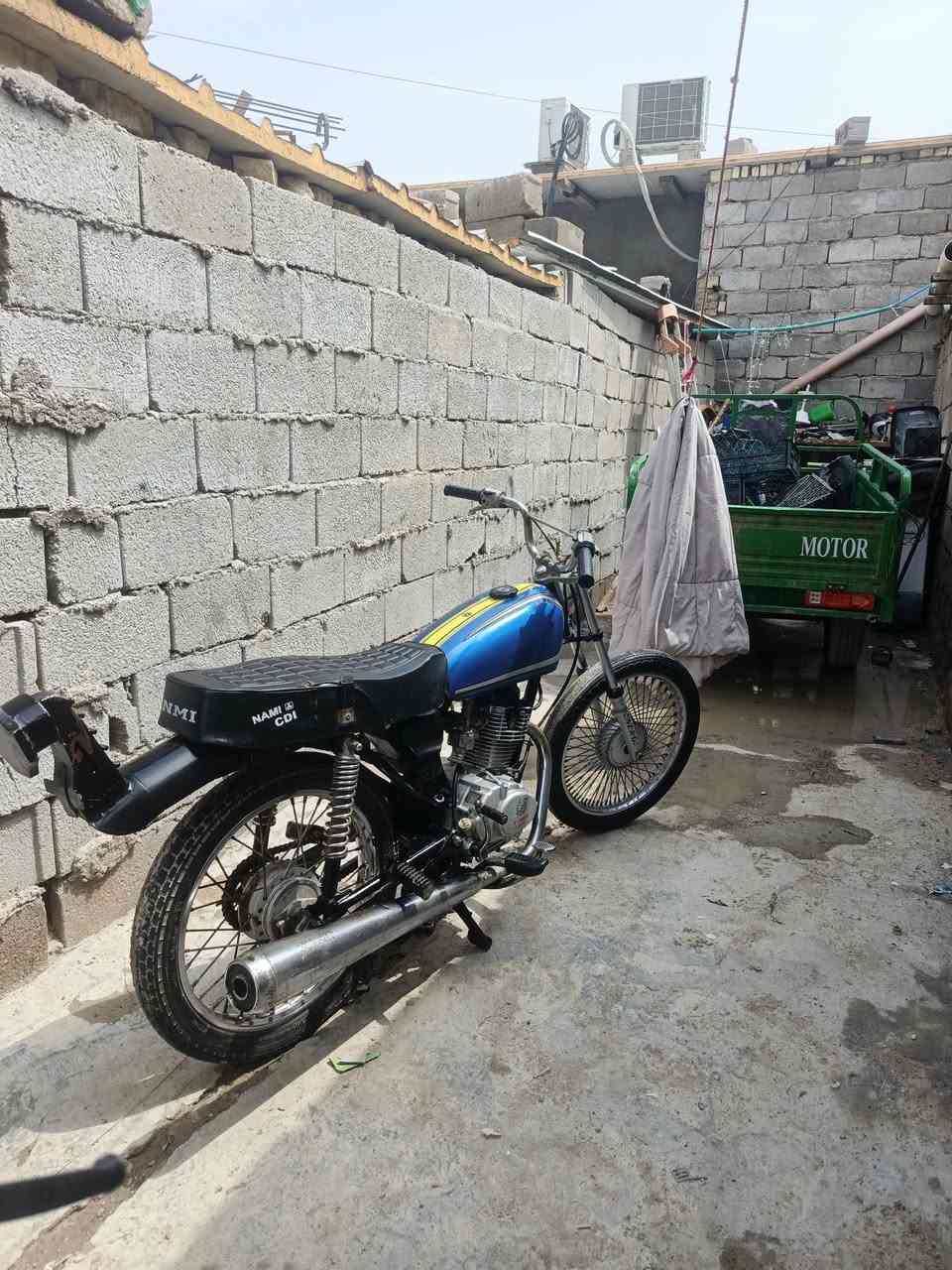 دراجه للبيع ادوات ادوات السعر 350 وبيه مجال لمكان البصره القديمه ***********
