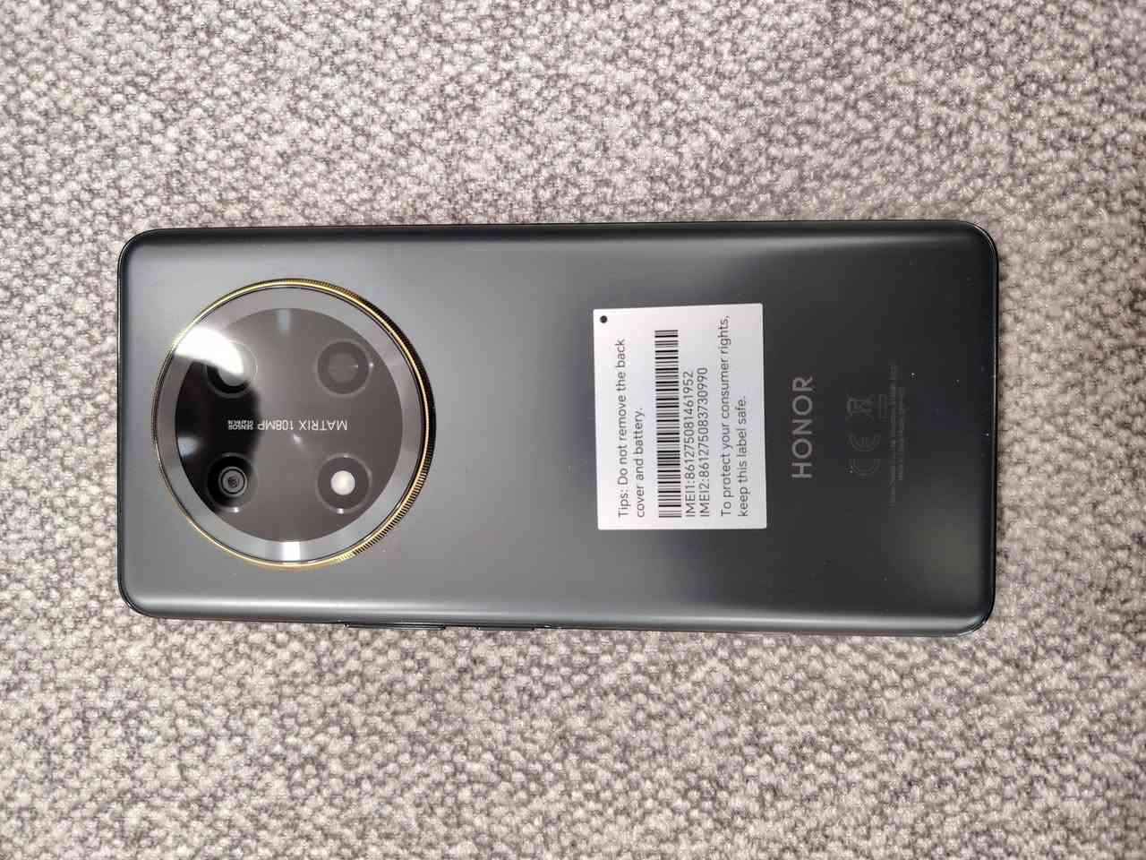 سلام عليكم هونر اكس ٩ سي  ذاكره ٢٥٦ بطاريه ٦٦٠٠
كامره ١٠٨ م
قبل سبوع ماخذه بس مرغبته لين اني من جماعت الايفون
سعره ٣٠٠ الف مكان حي الخضراء ***********
