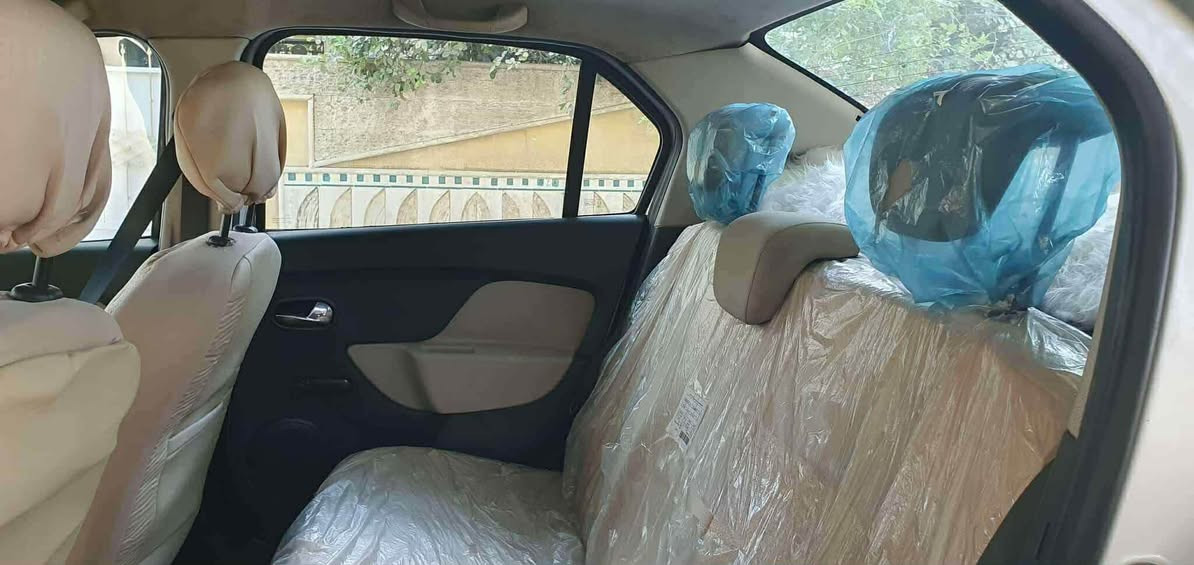 رينو سمبول موديل 2016 مه كينه گه وره گيرو مه كينه به شه رت 3بارجه سبوغ بى ناوى تابلى ساره كى تندوتوله غرامه 40هزارى له سه ره دواى معمله ده گه رينمه وه به شه رتى به ناو كردين سعرى 65معمله  ژماره موبايل *********** أربيل, العراق
