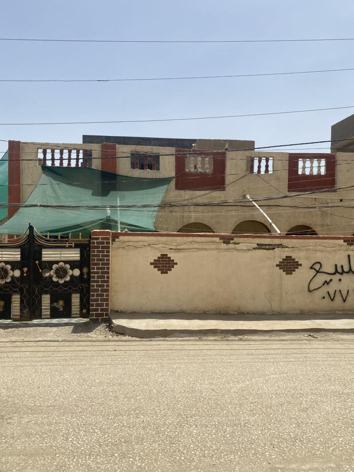السلام عليكم أخوان بيع مستعجل بيت طابو ملك صرف
بأسمي تحويل مباشر 
مساحة   ٣٠٠ م 
واجهة  ٢٠ م والنزال  ١٥ م يعني يصير مشتملات اثنين 
كامل ارضيه كاشي وسيراميك 
متوفر كافة الخدمات على شارع تبيلط وماء وكهرباء 
العنوان حي المثنى قريب جداً من السوق والشارع العام  
والسعر خاص للتواصل فقط ع ***********
