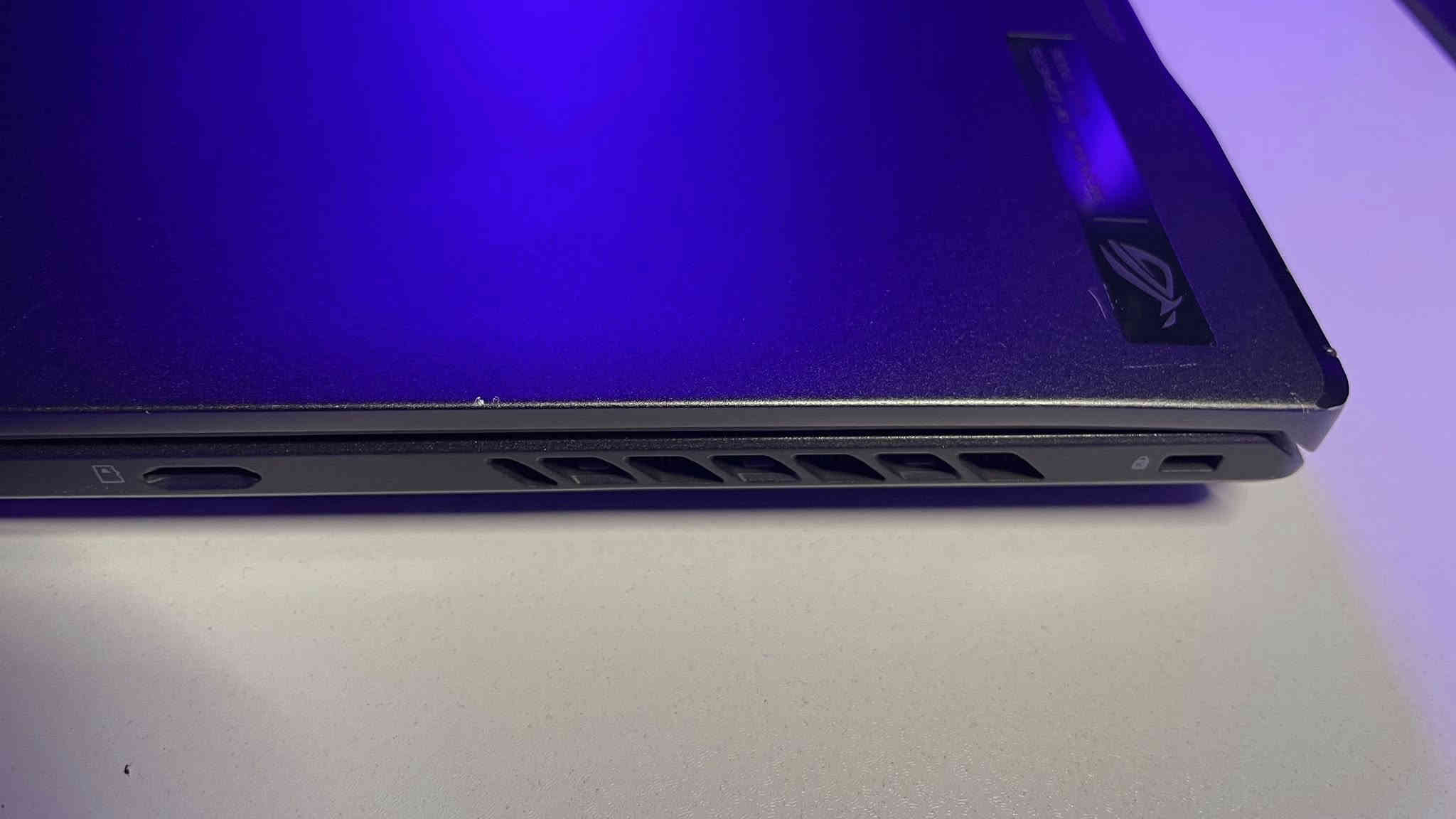 ASUS Rog Zephyrus 15” 👺
CPU: Ryzen 9 5900HS
RAM: 40gb 3200hz
Disk: 1T Nvme
GPU: RTX 3080 8gb Vram

وحش مضموم داخل حديد
 العاب كلها تشتغل اعلى اعدادات على 2K دقة 👾

بتصميم 3D ميوكف كدامها برنامج 🌋 

للبيع - بدون كارتون - مع شاحنة - شخوط بسيطة مبينه بالصور - استعمال سنه فقط

*سبب البيع :-
عندي حاسبتين غيرها وصارلها اشهر بدون استعمال 🤣

‎📍بغداد
📞 ***********

السعر :-
‎1,250,000 دينار 💸
