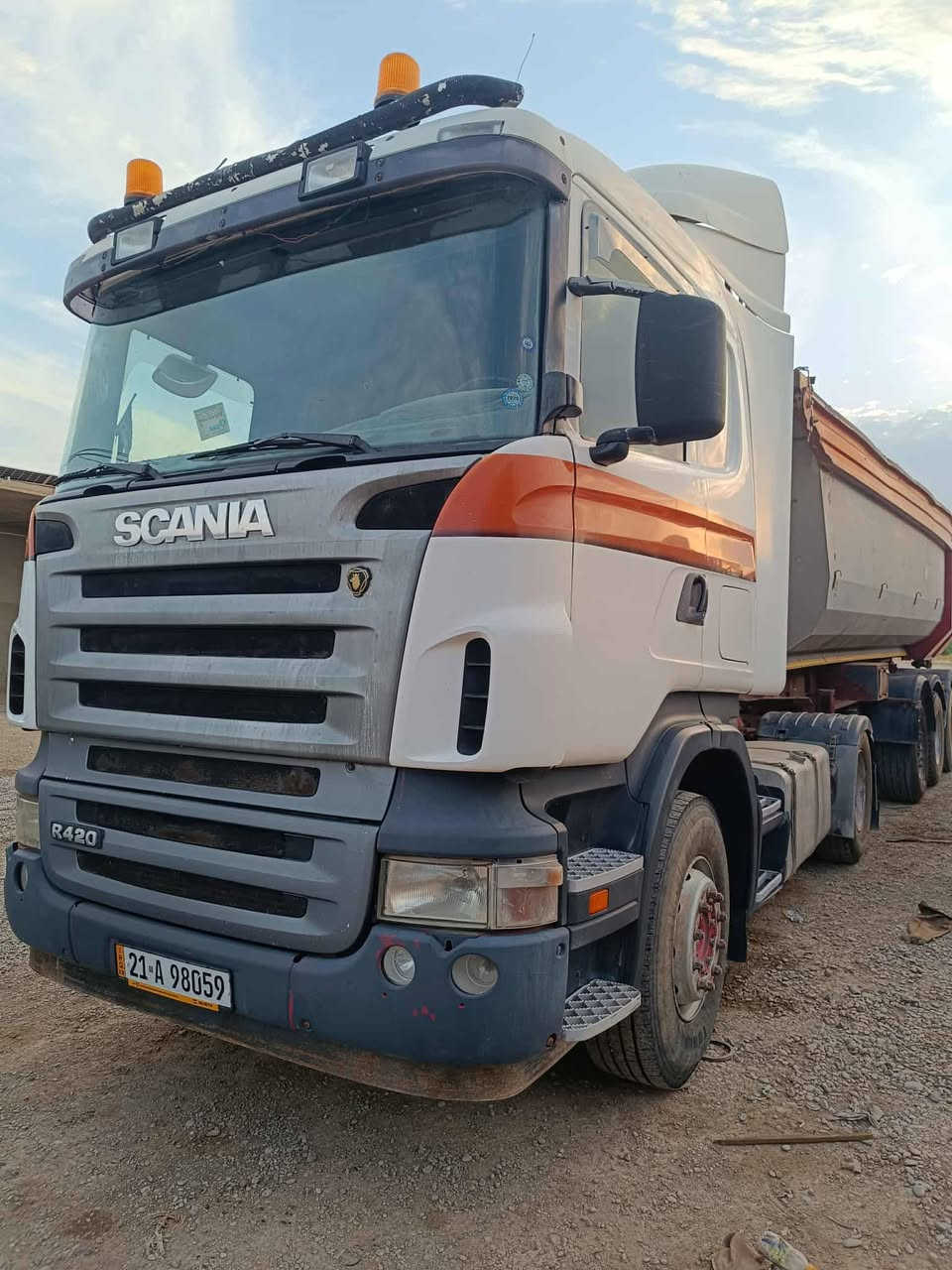 السلام عليكم نساف سكانيه للبيع موديل 2007 السياره نضيفه حيل  محرك 420كير عادي 3.3  جاهز للعمل بودي الماني سنكل استيرن للبودي بي حصه كاز شرط التحويل رقم صاحب السياره  *********** واتساب  مكلف بالنشر التواصل مع هذا الرقم
