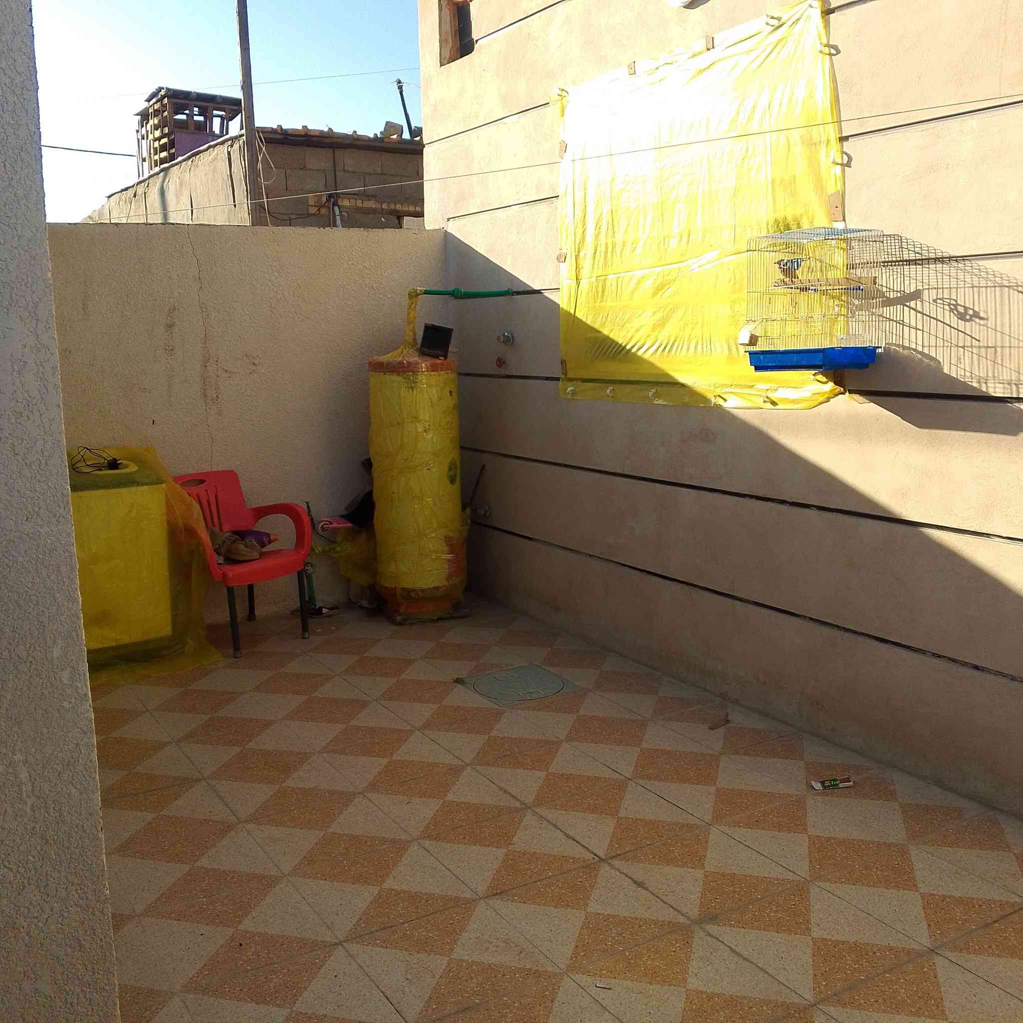 اعاده نشر بسبب الوعود الكاذبة بيت ركن للبيع يتكون من غرفتين وصاله ومطبخ وستقبال وصحيات ومنور داخلي كله شغل درجه اولى بالتجاوز. حي الحسين يم المدارس عتبليط.   هاذ رقمي ***********
