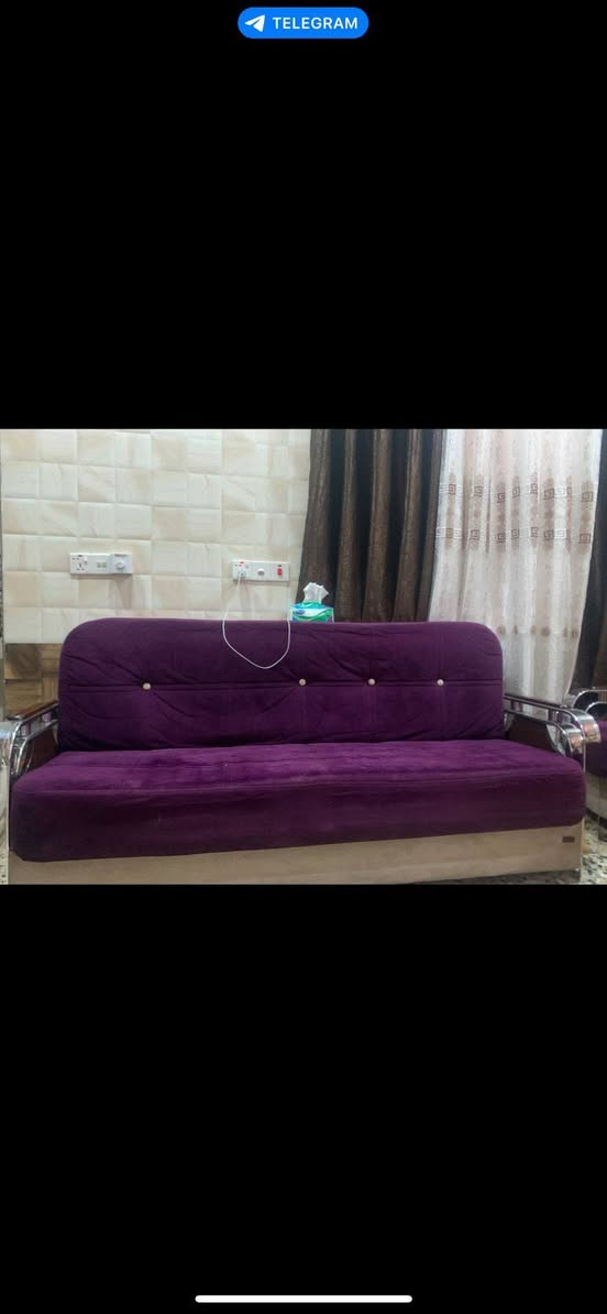 مرحبا عندي تخم 10 مقاعد تركي قوي قلاب يصير سرير ويصير تخم وبي مخزن وعندي ميز التلفزيون هم وياه كلش نظيف وشبه جديد اريدهن ثنينهن ب 175 المكان بغداد قرب مرور التاجيات رقم الموبايل ***********
