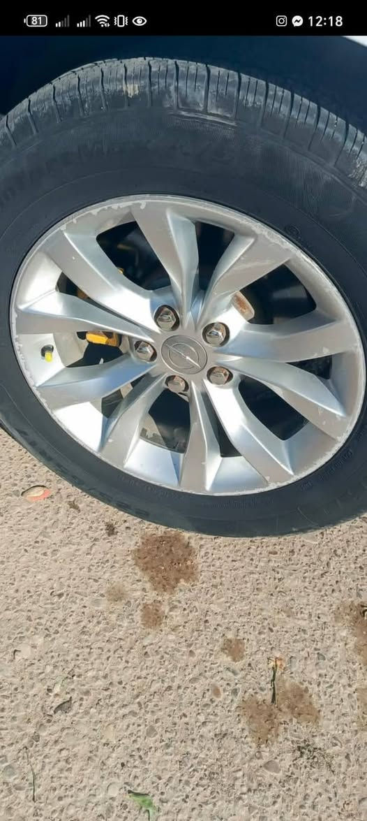 السلام عليكم
ويل مكسيكي اصلي زيرو ما مشدود على سيارة   مكفول من العواج   بيهة تايرات جدد 

و موجود ويل حجم 17 هم مكفول من العواج و الحيم  وبي تايرات نص عمر 
وشرط الفحص 

الاستفسار  *********** موجود واتساب
