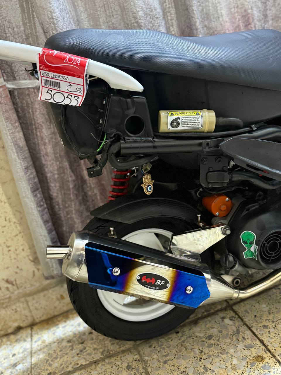 سلام عليكم (وعليكم السلام) 
عدك دراجه للبيع(اي حبيبي)
شنو نوعه (Max Adela)
شكد بوشته(٤٩ البلاد سلف ٥٥)
وين مكانك(حله حي الجزائر)
تكدر تجيني لفلان مكان (لا حبيبي اعذرني)
بيش عارضه (500)وبيه مجال
طيني رقمك(***********)

(مايعجبك منشوري لاتكسر بحلال العالم والله يرزق الجميع)
