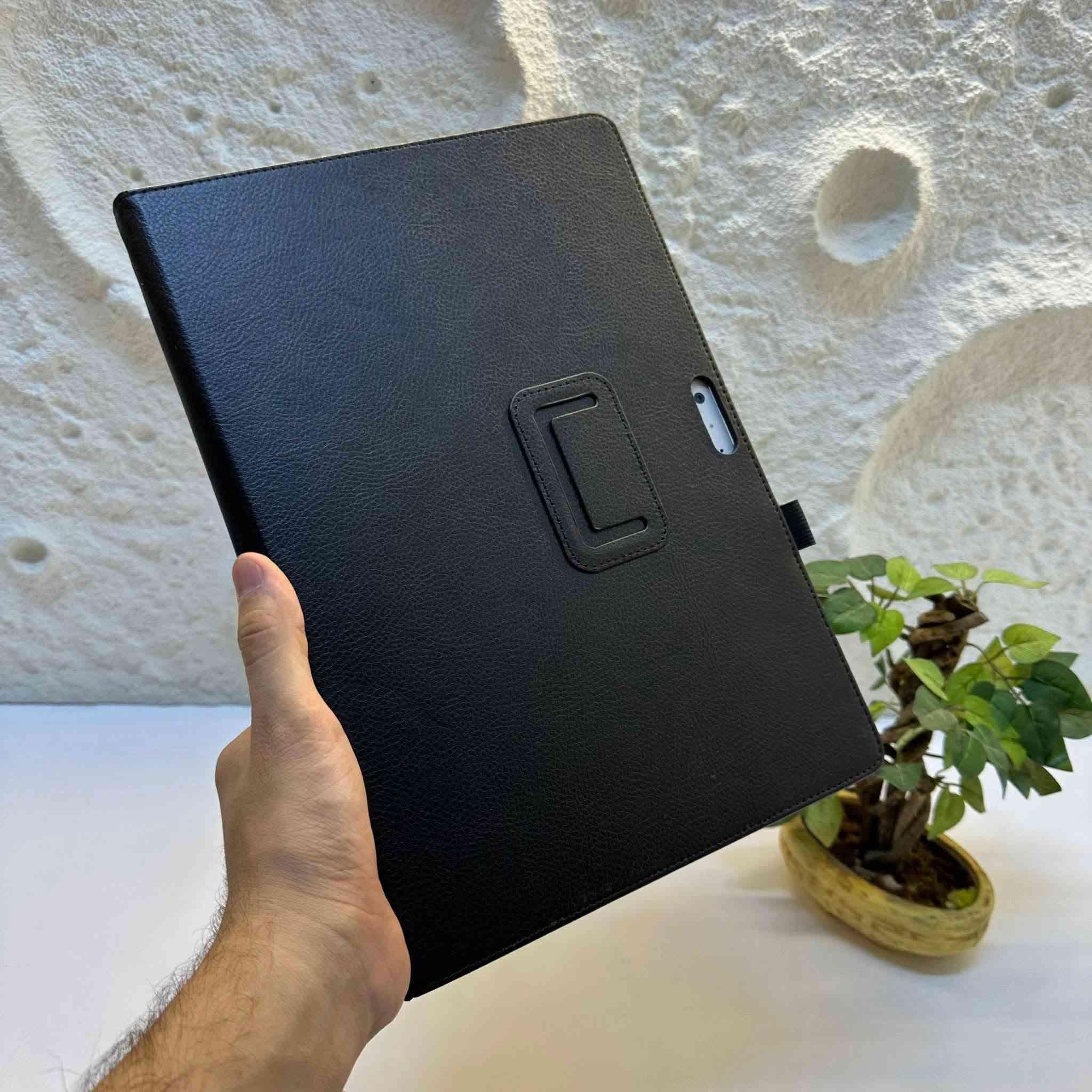 ب200 الف
i5
رام 4
هارد 128 SSD
حجم 12.3 
وتساب ***********

