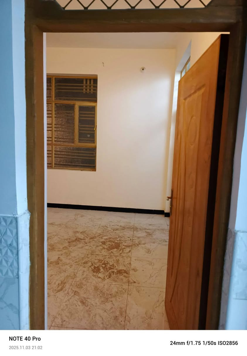 يالله بيت للبيع حي القدس خلف  الكراج الجنوبي قرب الشقق غرفه وصالة واستقبال وتخاريج المساحة ١٠٠م  شارع ١٠م بناء جديدصب ٢٠٢٥ جاهز  السكن للإستفسار ***********ابوعلي للعقار🏡🏠
