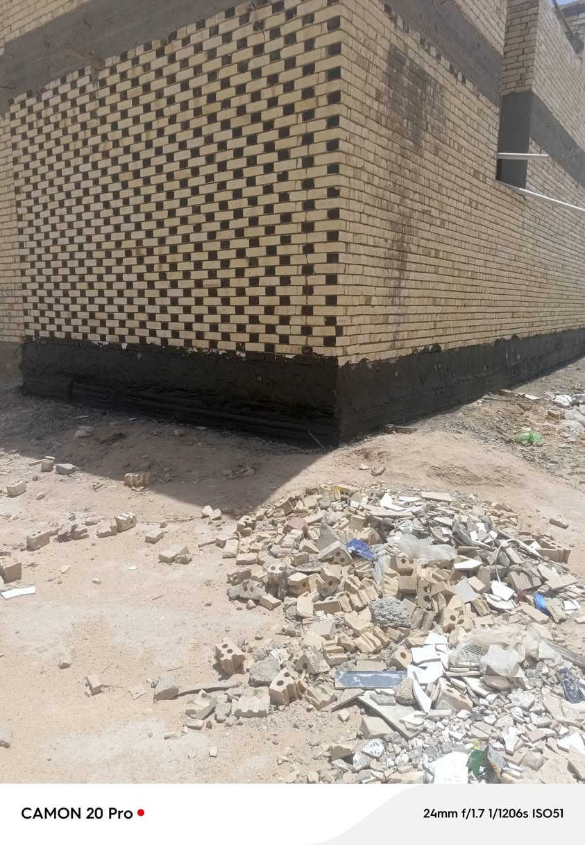 يالله بيت مساحه 100م بناء درجه وآلى طابوق نهروان صب كونكريت  بيت كامل نقص بس بيبان قرب موال حكايه ثاني بيت بيت عن شارع قنبر يبعد عن شارع 20 متر سعر 78 معه المجال رقم الهاتف ***********
