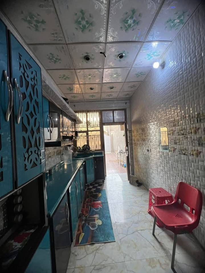 دار للبيـــــــــــــع المساحة ١٧٠ متر واجهة ٨م نزال ٢٣م 
العنوان حي العسكري الاول خلف بانزين خانه الاستفسار اكثر ارجو الاتصال عل الرقم الهاتف ‏‪*********** يوجد وتساب وشكرا للجميع مندوبة زينه بنت راوه
