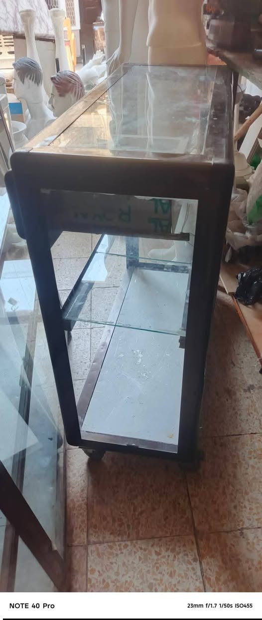 السلام عليكم
تواليت غربية 
ومغاسل عدد2 هوى والخلاط 
وخلاط  براص
 ميوز عرض العدد 4
مليكانات عدد 8 أو أكثر
ومرشحة مامستخدمة 20 يوم صناعة تركية اربع سرع لمس مكاني موصل باب جديد***********بي واتساب
