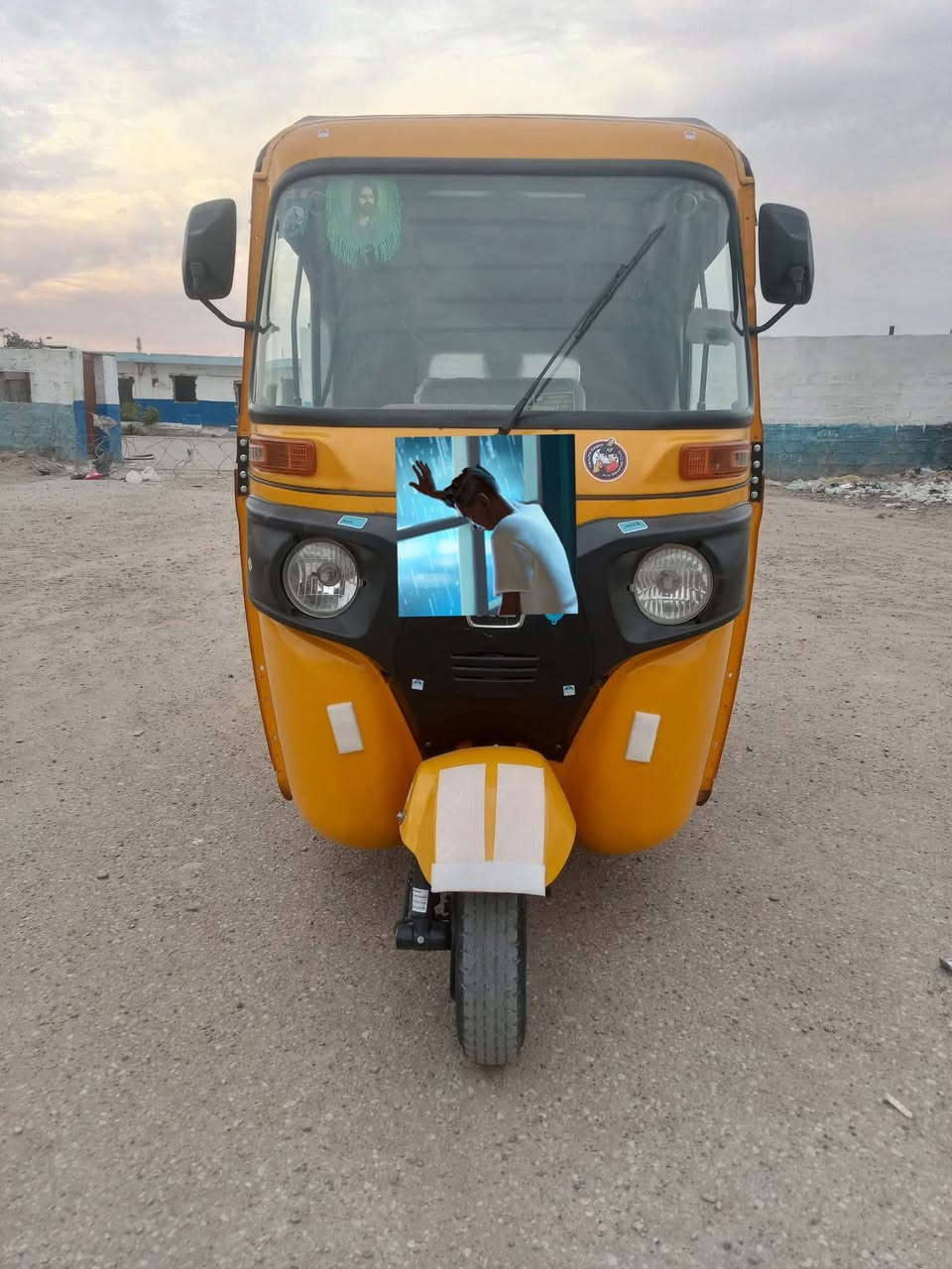 السلام عليكم تكتك للبيع موديل 21شهر 11 رقم سنويه
تحويل ثاني يوم ‏‪***********‬‏
