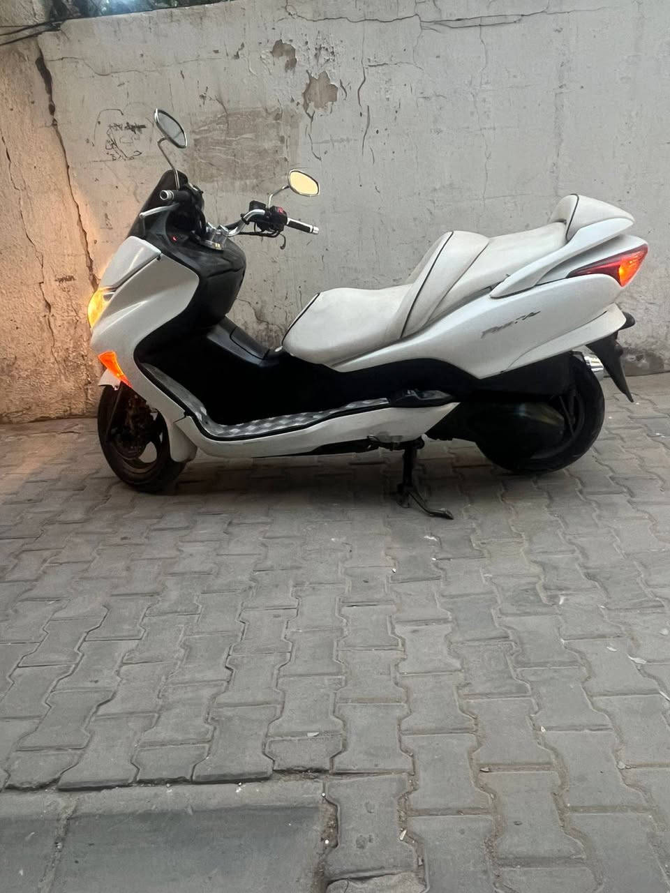 فورزا 08
6 كير 
3 تحويلات 
دراجه بلاديه مابيها اي نقص مثل مموضح بالصوره 
السعر مليون وميه 
***********
مكان الدراجه اعظميه
