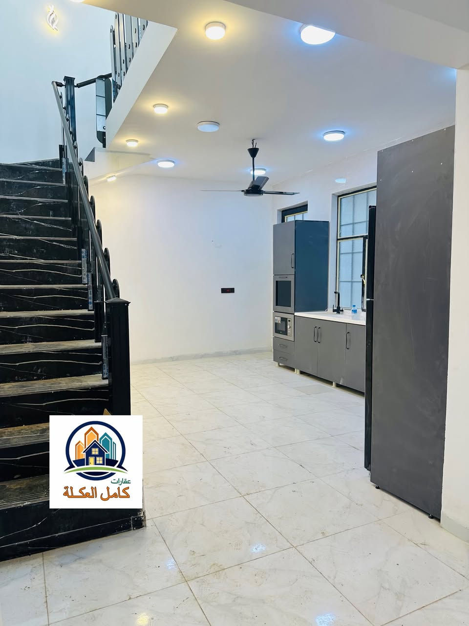 للبيع 

بيت في حي الدوانم  زيرو تحويل مباشر 
  
مساحة 170 متر  شارع 12 خلف شارع المكاتب

يتكون من 4غرف نوم و4 حمام وباقي الملحقات

🏠🏠🏠🏠🏠🏠🏠🏠🏠🏠🏠

للاستفسار  الاتصال 
المحامي تاج الفاطمي *********** ☎️
المهندس احمد الحسني ***********☎️

عنوان 📍المكتب سامراء حي العرموشية مجاور كباب ابو حمزة  عقارات كامل العكلة
