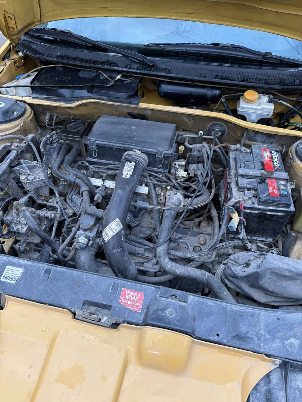 سلام عليكم بيجو بارس  ٢٠١٥
سياره نضيفه ما مشتغله تكسي 
بيه صبغ باب جاملغ خلفي  حوض مكفول 
اثر شخط مكينه كير صدر تبريد كله جديد 
تخم  تاير تحويل مباشر دوشمه جديده 
سياره متصرف عليه ربع ماشيه ١٧٦ 
مكاني بغداد زعفرانيه *********** سعر ٤٥ وبيه  مجال
