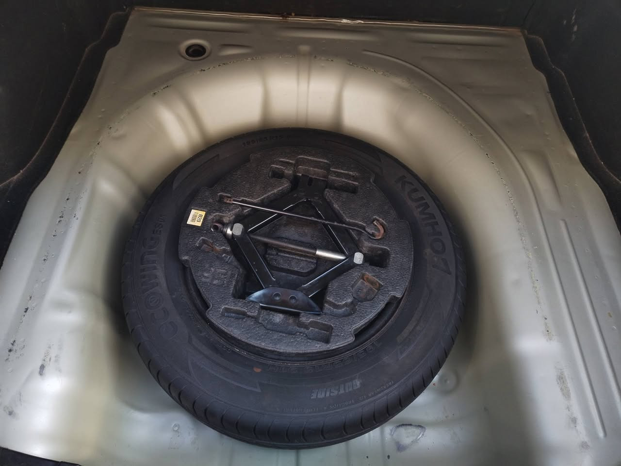 سلام عليكم سيراتو للبيع مواصفات عاديه خليجي 2019 رقمه بغداد بسمي انكليزي سنويه 2029 ماشيه 270 الف محرك 1600 دوش كير محرك حداديه تبريد كله جديد سياره جديده من جميع النواحي مكفوله من الفتح وتبديل والصبغ فقط مكانات بارد شي بسيط سونار وي المنشور  سعره 147 وبيه مجال بسيط ال شراي مكان سماوه اي استفسار اتصال *********** مراوس سيراتو 17 او 15
