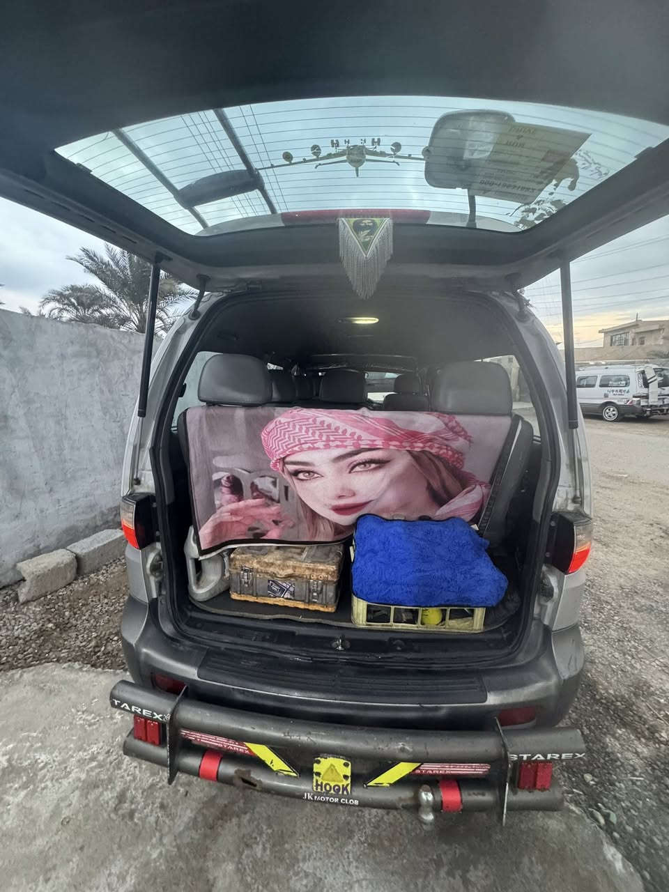 سلام عليكم ستاركس للبيع 2007 مكفوله محرك حاويه تخم تاير وصدر جديد سيارة سونار مكان السياره بغداد المشاهده اتصال بيك خير وتدلل ***********
