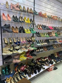 احذية نسائية • تصفية محل • ٣٥٠ قطعة