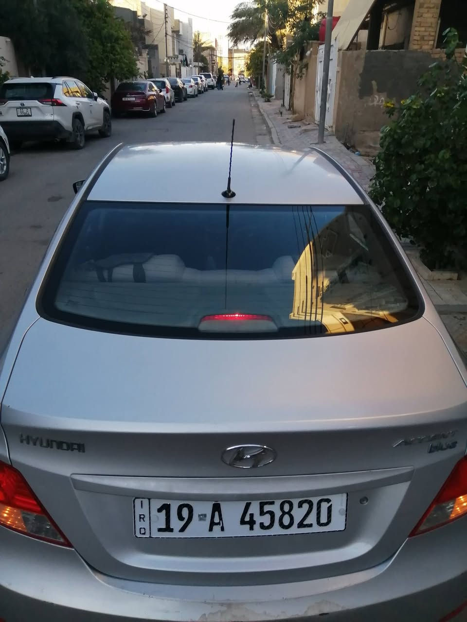 هيونداي أكسنت خليجي موديل ٢٠١٣، سيارة بلادية كاملة لايوجد فيها أي نقص أفتصادية جدا  بصرف الوقود وتعمل على البنزين العادي
محرك 1600
تبريد جيد جدا وتدفئة
كاميرا خلفية
مضاف شاشة اندرويد
الرقم انكليزي كربلاء وهزة سنوية جديدة لنهاية سنة ٢٠٣٠
عداد المسافة ١٦٤ الف كم 
السعر : ٨٩ $
موبايل ***********
