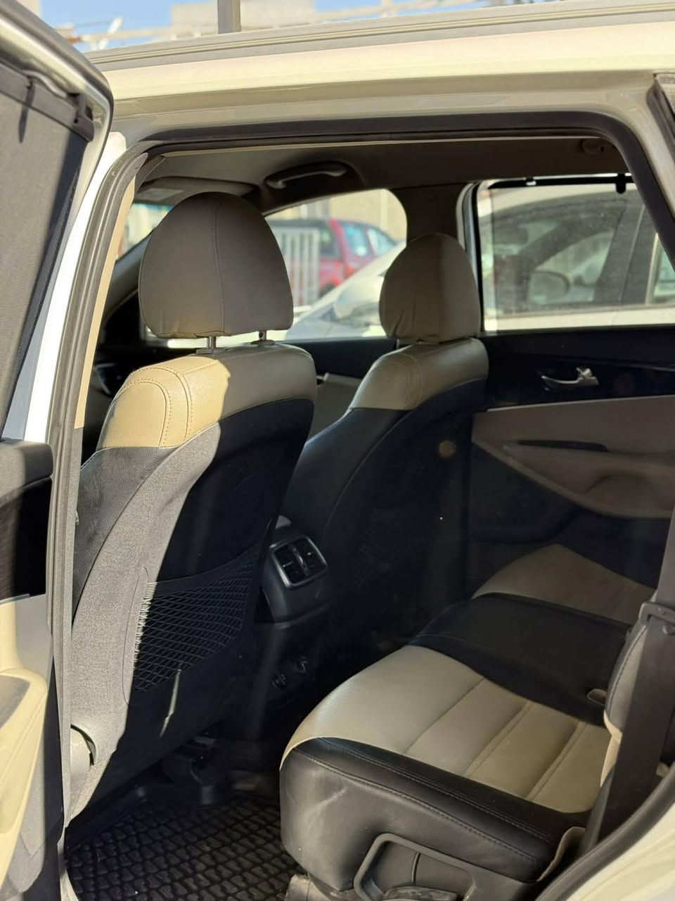 السلام عليكم
مكلف بالنشر 

سيارة سورنتو للبيع 

 خليجي موديل ٢٠٢٠ مكفولة 

ماشية تقريبا ٥٠ ألف كم 

السعر ٢٨٠ وبيها مجال 

مكان السيارة واسط الصويرة
للإستفسار الاتصال على الرقم ***********
