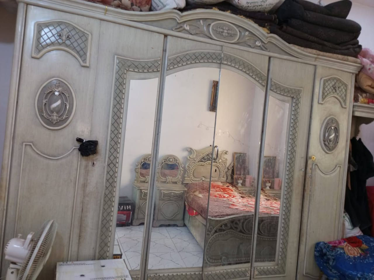 السلام عليكم غرفة إيطالية للبيع السعر 150 وبيها مجال للاستفسار الاتصال على الرقم ‏‪0783 435 3696‬‏

