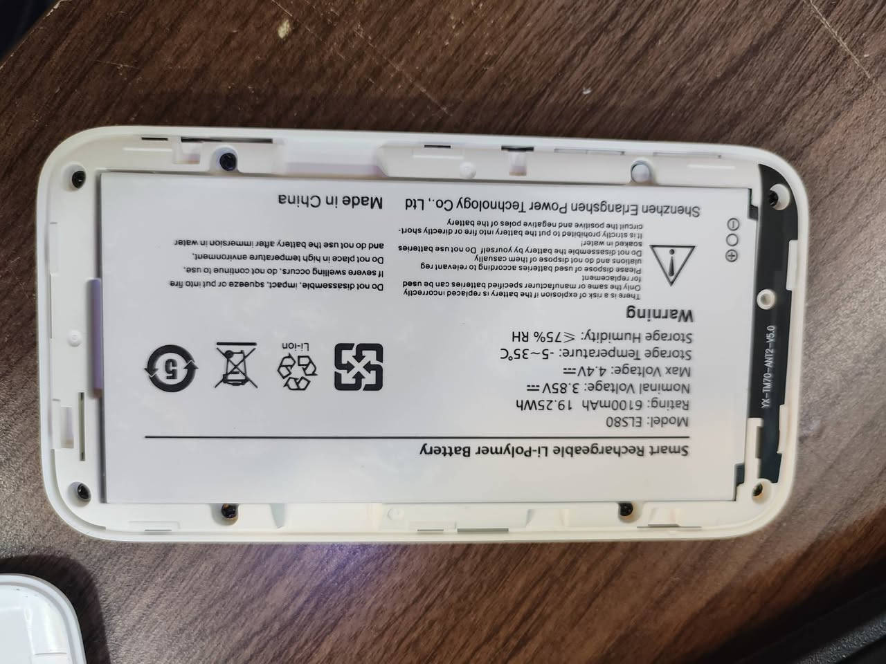 راوتر محمول 4G / 5G
يبث ترددين 2,4-5,8 
وايفاي 6 
اهم ميزة بي يدعم Esim  بس بصراحة ما جربتها لان لازم اجيب باركود جديد 
جهاز بدون ملحقات
بطاريته 6100 ملي 
شحن تايب سي 

السعر ٧٠ واصلك


**إذا كنت صاحب هذا الإعلان وتريد حذفه لأي سبب، رجاءا أرسل رسالة إلى الدعم الفني**