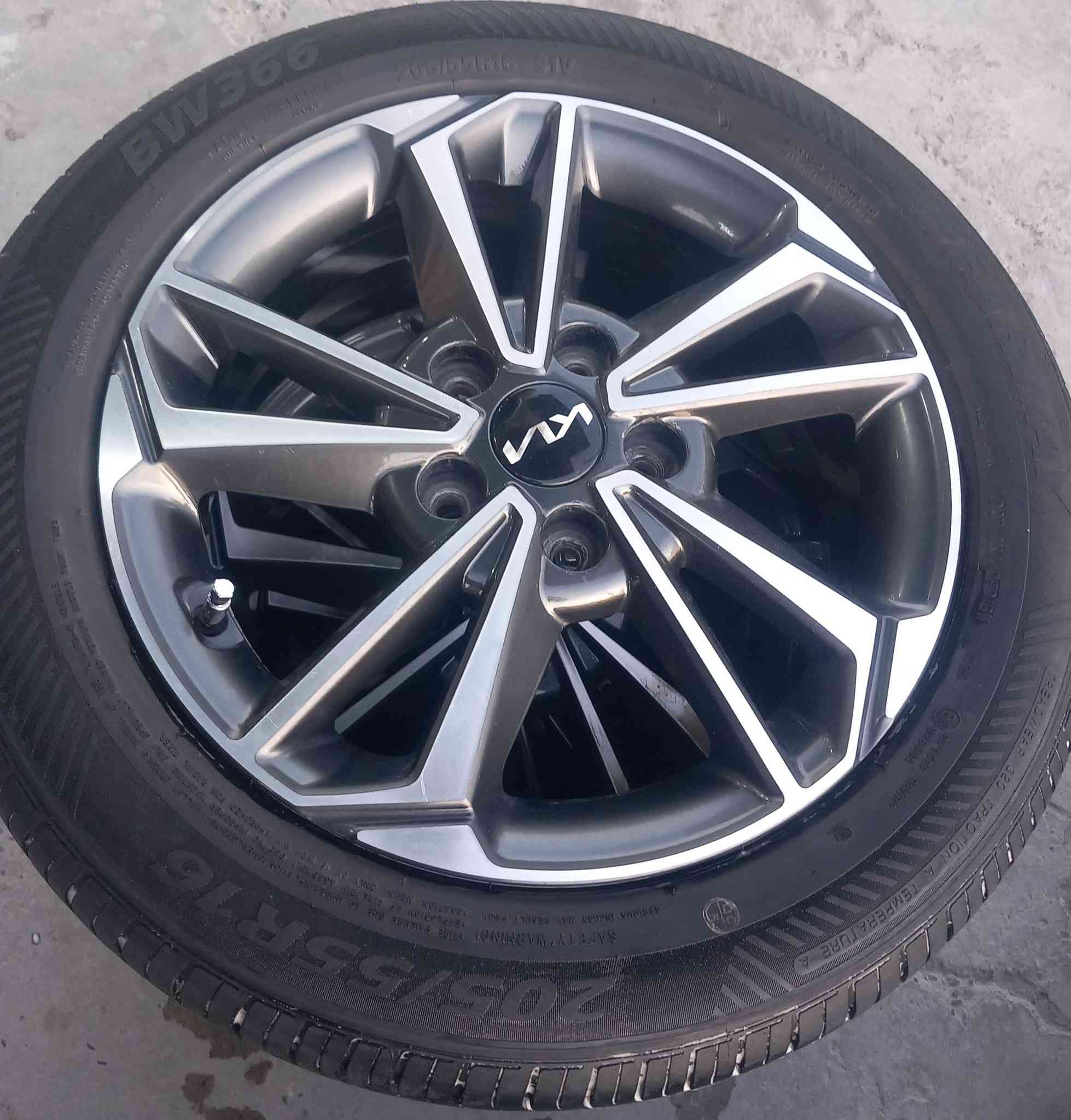 السلام عليكم...تخم ويل كب 16 اصلي فورتي 
4 اطارات 205/55/16 
السعر: 320 الف 
العنوان:بغداد الجديده .....ماكو توصيل 
للاتصال:*********** واتساب
