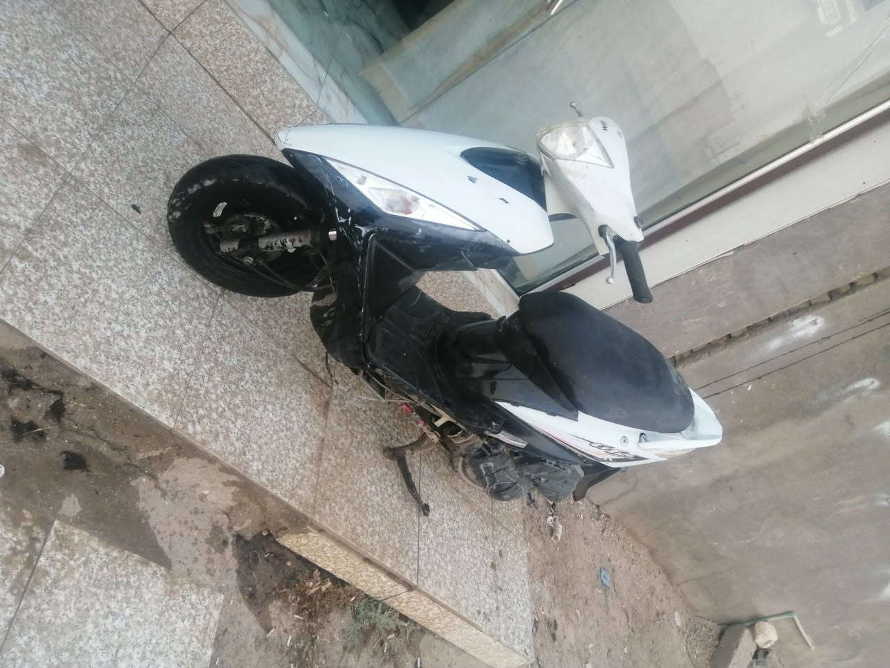سيام ياباني نوزل شغاله سلف لايت بك لايت شلعه قويه وسريعه ب٢٥٠ وبيه مجال مكان فضليه ***********
